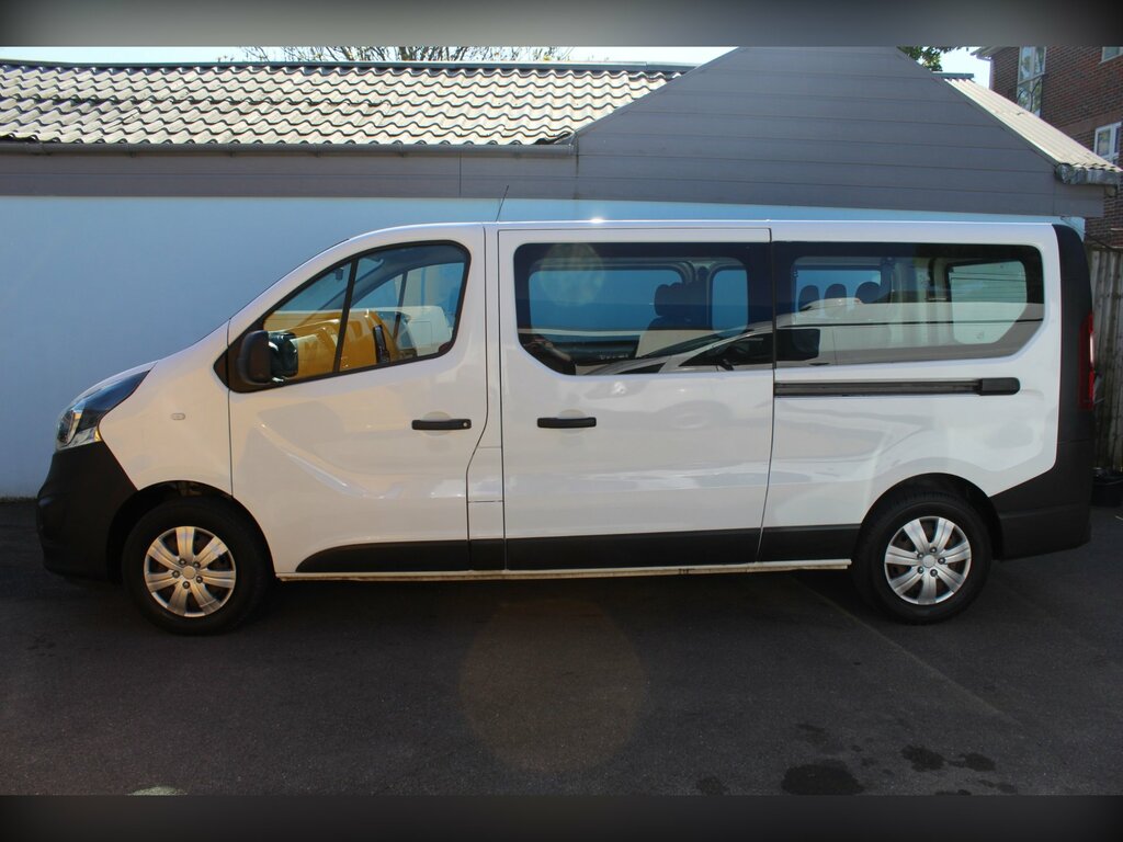 Vauxhall Vivaro 1.6 Cdti 2900 Minibus 9 Seat Air DS68SZC White #3