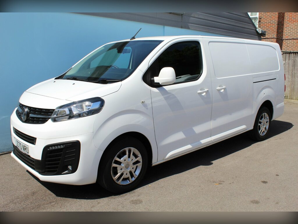 Vauxhall Vivaro 1.5 Turbo D 2900 Sportive Panel Van Man White
