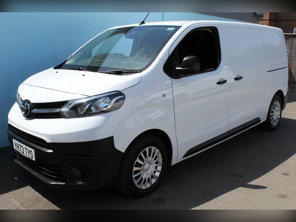 Toyota PROACE 1.5D Icon Medium Panel Van 6Dr Mwb E White