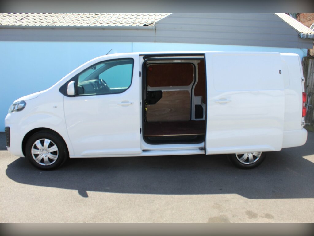Vauxhall Vivaro 1.5 Turbo D 2900 Sportive Panel Van Man DS70NZV White #3