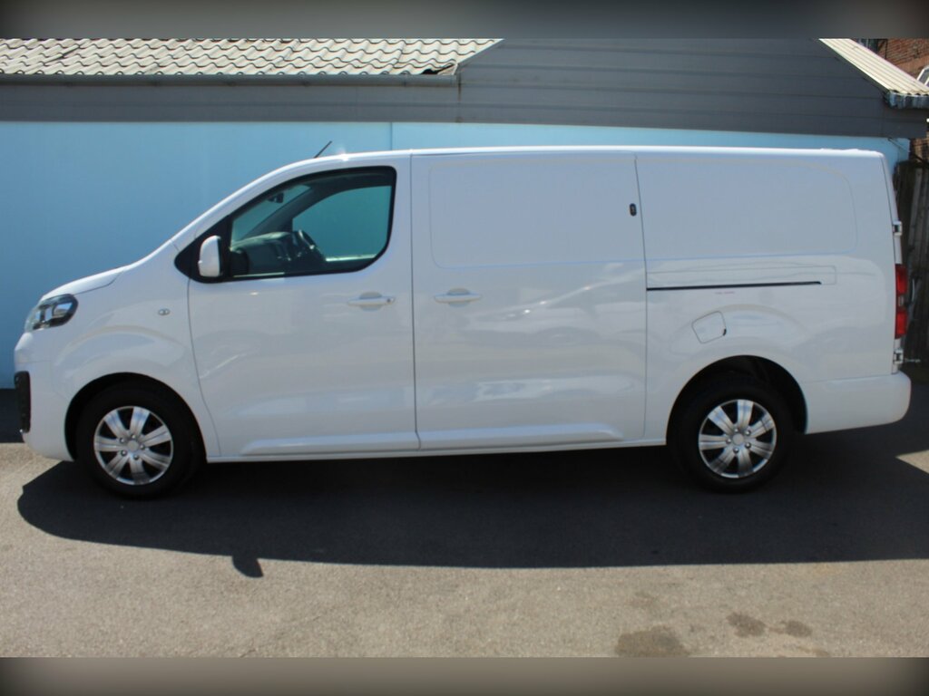 Vauxhall Vivaro 1.5 Turbo D 2900 Sportive Panel Van Man DS70NZV White #2