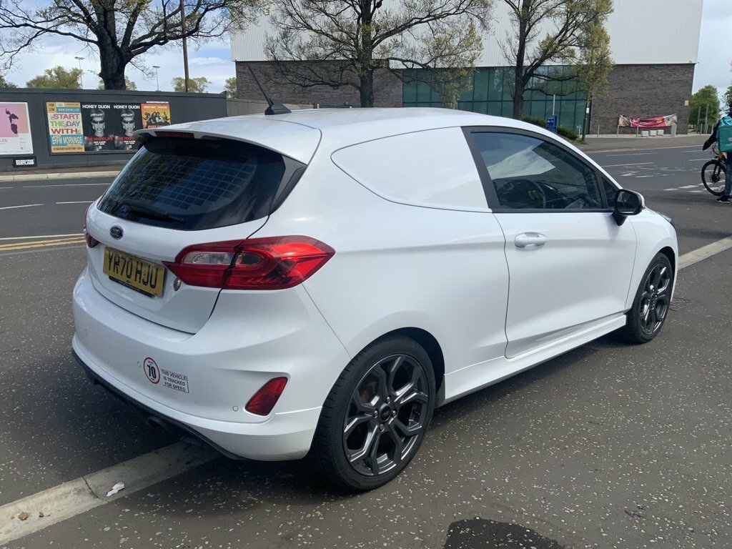 Ford Fiesta 1.5 Sport Tdci 85 Bhp 1 Owner YR70HJU White #4