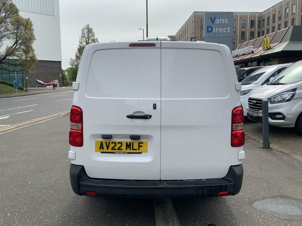 Vauxhall Vivaro 1.5L Dynamic 6Dr AV22MLF White #5