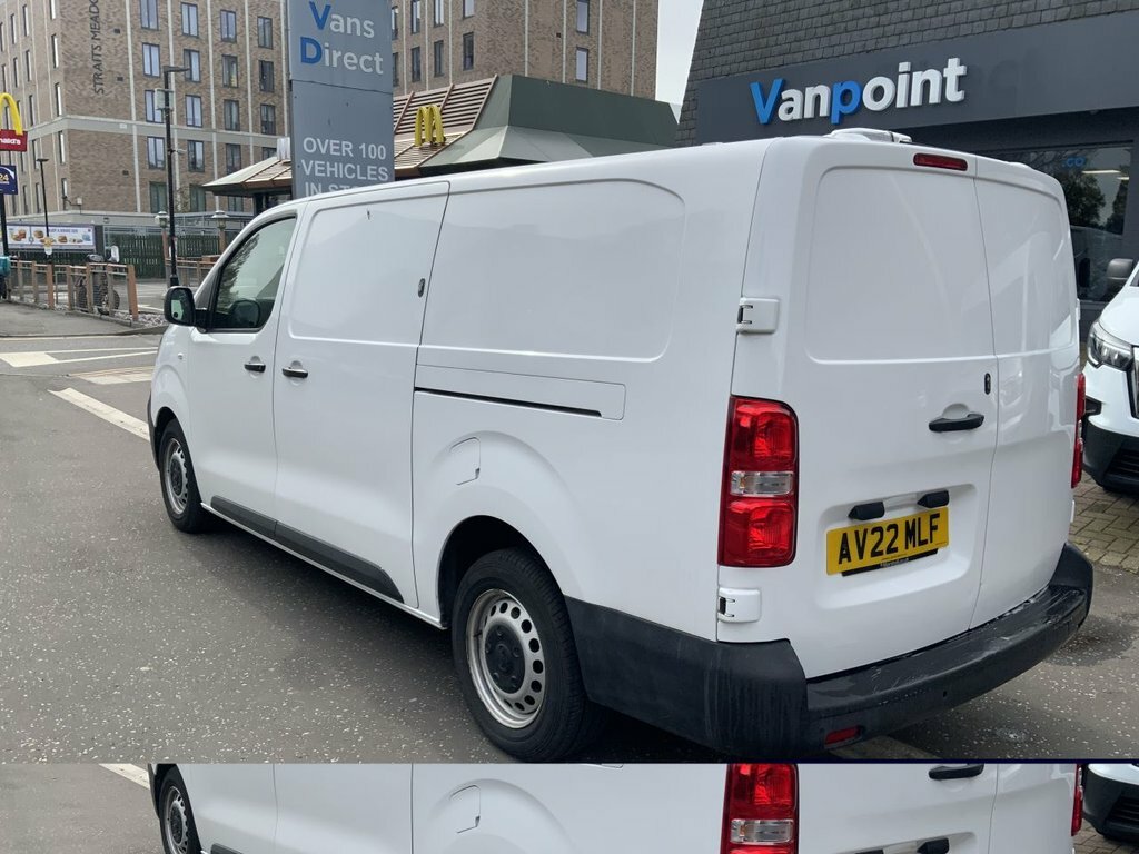 Vauxhall Vivaro 1.5L Dynamic 6Dr AV22MLF White #4
