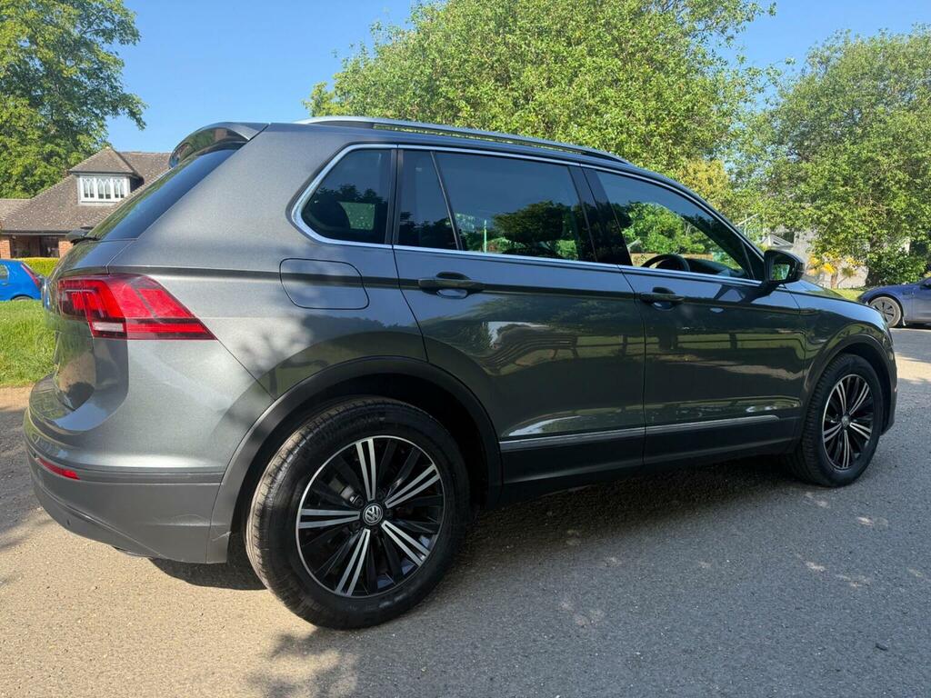 Volkswagen Tiguan Suv 1.4 Tsi Se Navigation Euro 6 Ss 20181 GM18YCP Grey #4