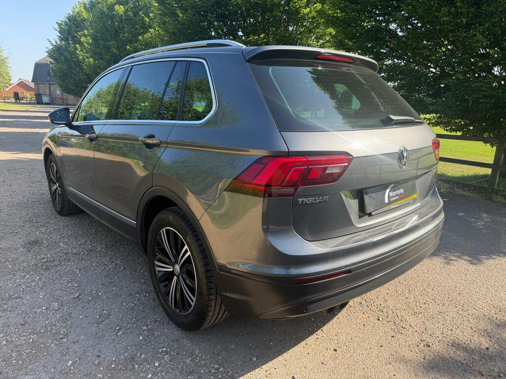 Volkswagen Tiguan Suv 1.4 Tsi Se Navigation Euro 6 Ss 20181 GM18YCP Grey #3