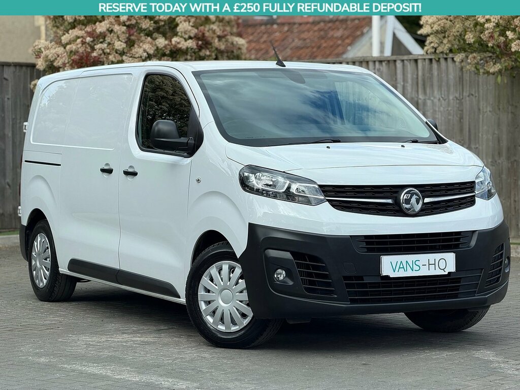 Vauxhall Vivaro Mpv White