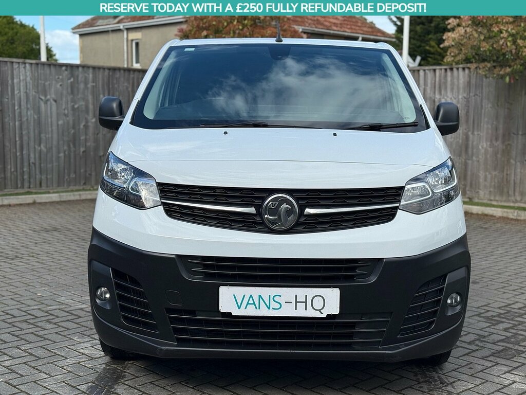 Vauxhall Vivaro Mpv DL72SZP White #3