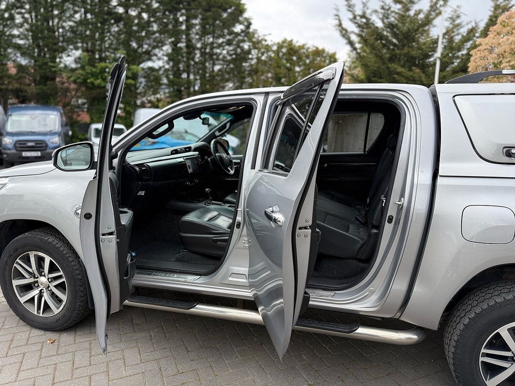 Toyota HILUX Pickup MX19NPG Silver #6