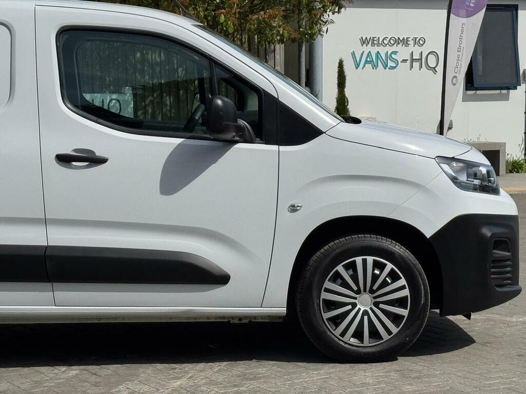 Citroen Berlingo Mpv CF23FRR White #3