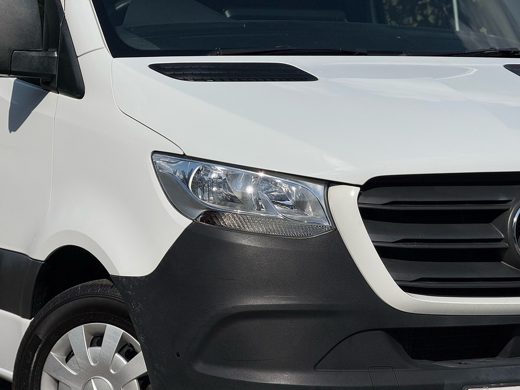 Mercedes-Benz Sprinter Mpv KS22XNL White #3