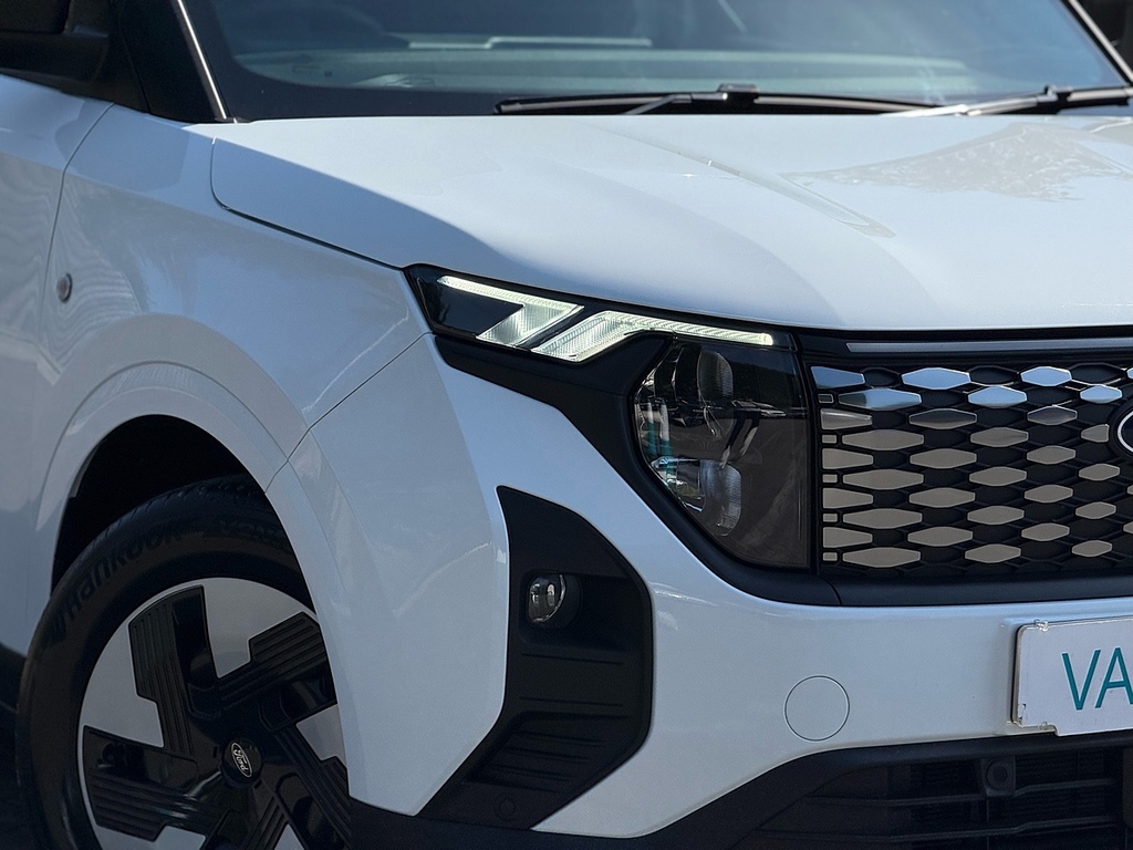 Ford Transit Courier Mpv HV75AHL White #2