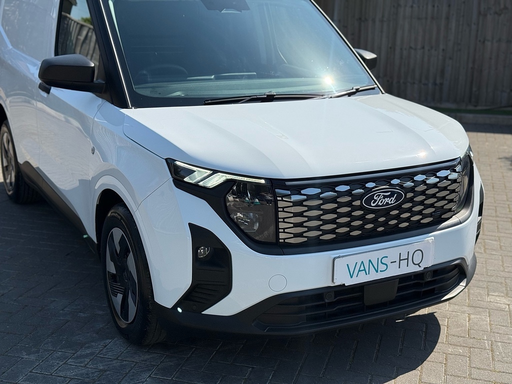 Ford Transit Courier Mpv HV75AHL White #3