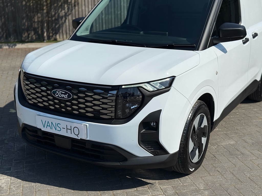 Ford Transit Courier Mpv HV75AHL White #6