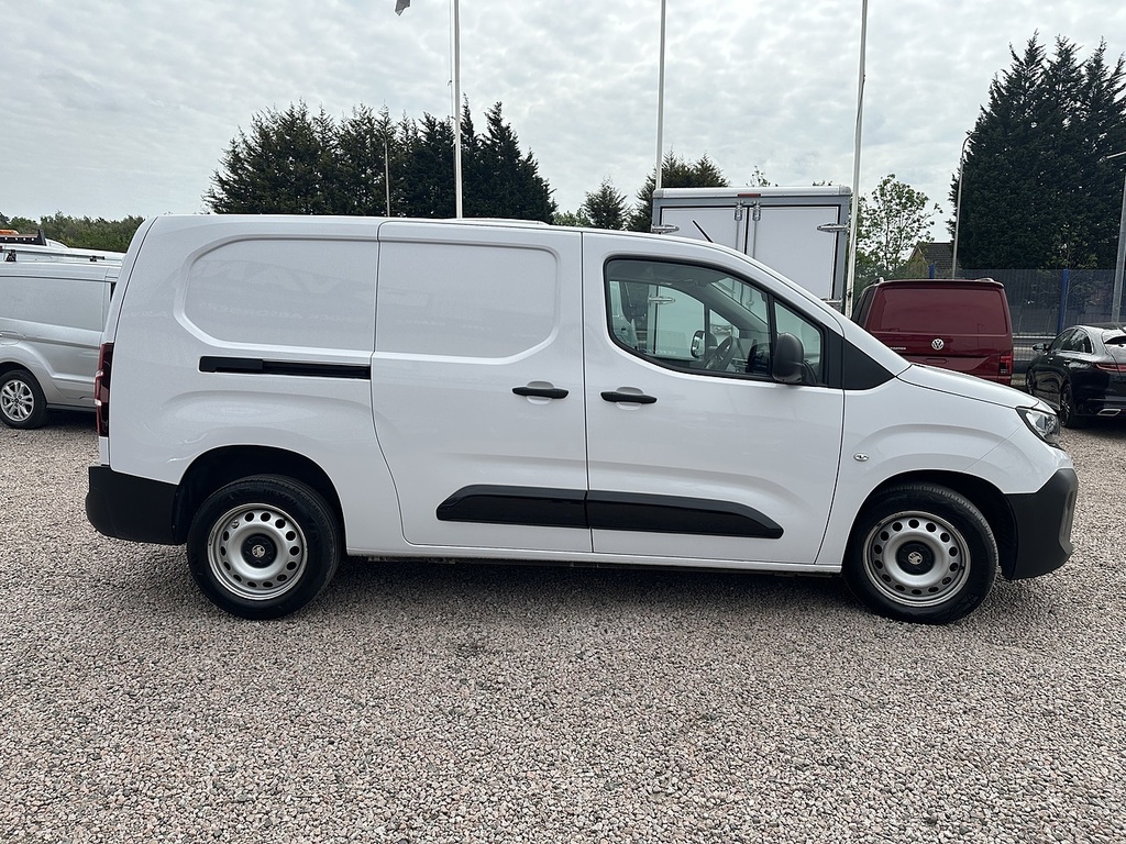 Vauxhall Combo Turbo D 2300 Prime DP24UWG White #5