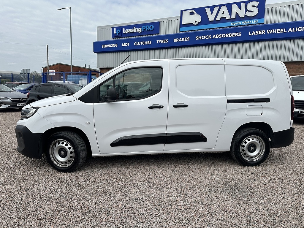 Vauxhall Combo Turbo D 2300 Prime DP24UWG White #3