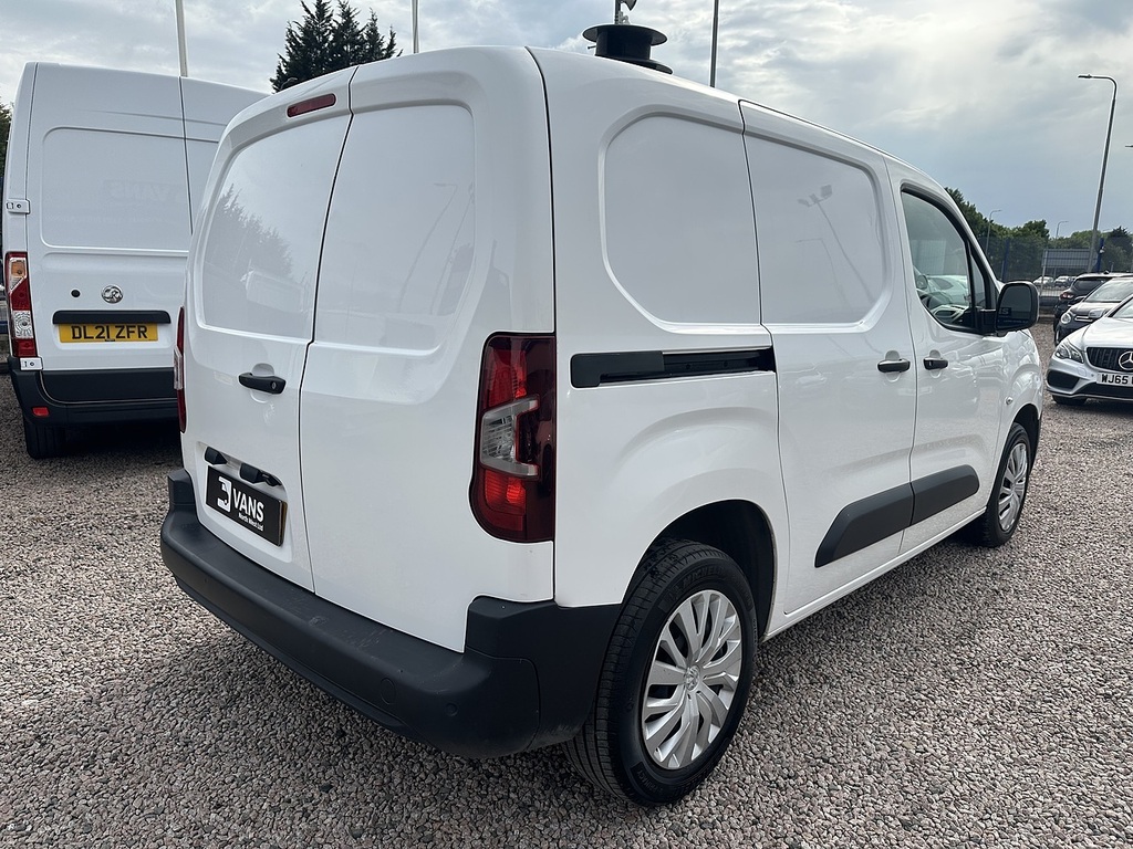 Peugeot Partner Bluehdi 1000 Professional FV21AKJ White #5