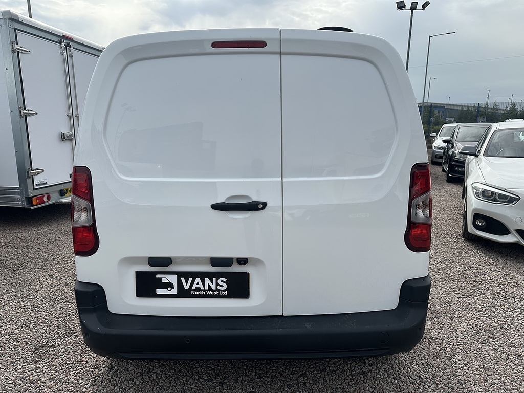 Peugeot Partner Bluehdi 1000 Professional FV21AKJ White #6