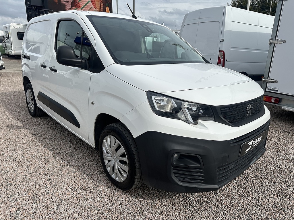 Peugeot Partner Bluehdi 1000 Professional FV21AKJ White #3