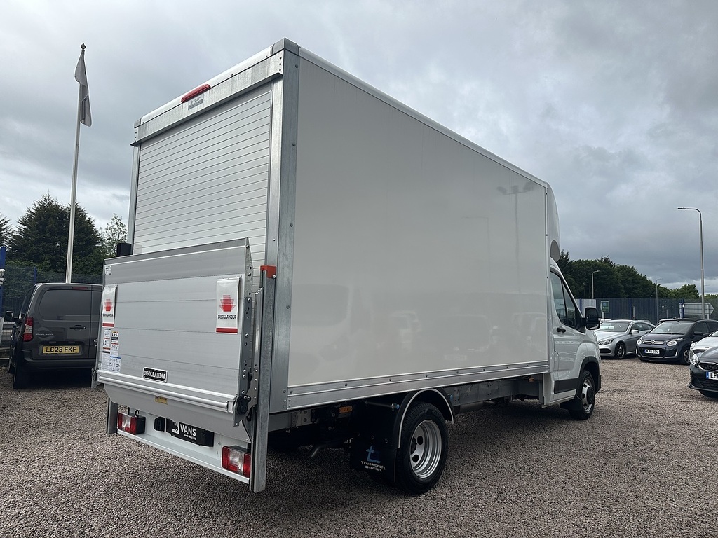 Maxus Deliver 9 D20 Luton Tail Lift White #3