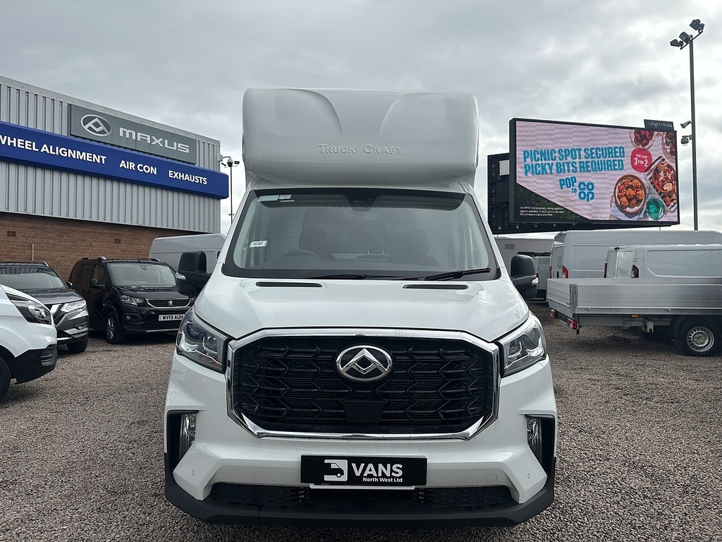 Maxus Deliver 9 D20 Luton Tail Lift White #6