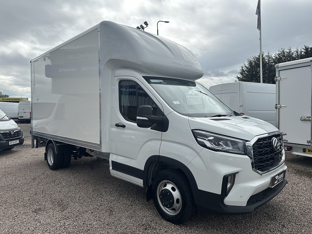 Maxus Deliver 9 D20 Luton Tail Lift White #5
