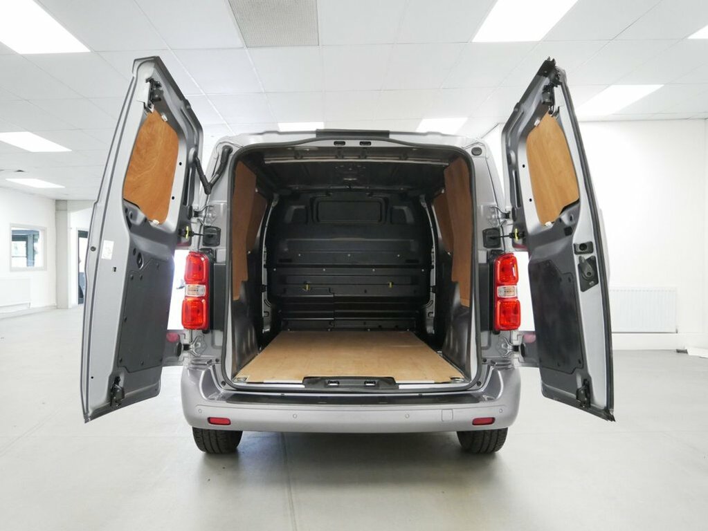 Vauxhall Vivaro 1.5L Turbo D 2700 Pro Panel Van 6Dr DL72LFK Grey #3