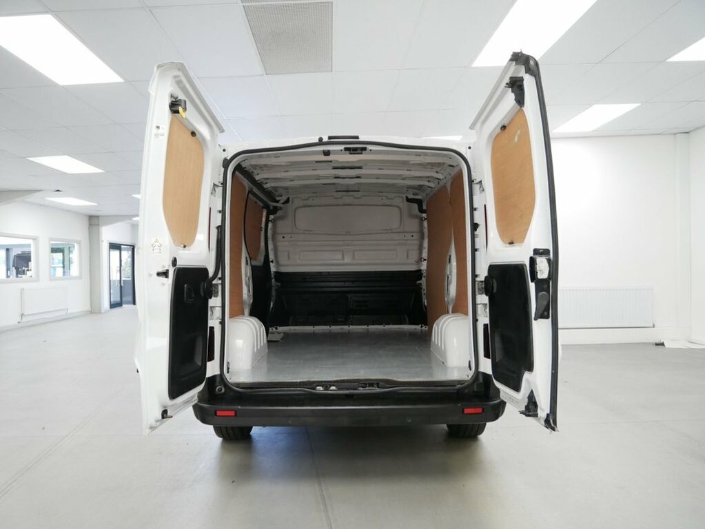 Renault Trafic 2L 2.0 Dci Blue Sl28 Sport Panel Van Ma YM22VAY White #3