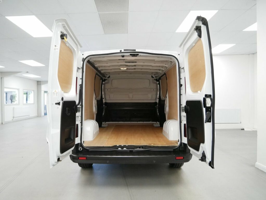 Nissan Primastar 2L 2.0 Dci 30 Tekna Panel Van Lh White #3