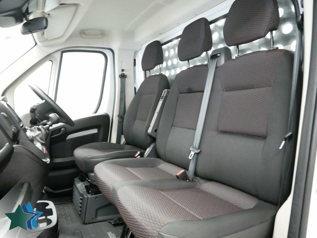 Peugeot Boxer 2.2L Bluehdi 335 Professional Premium Chassis Ca White #3