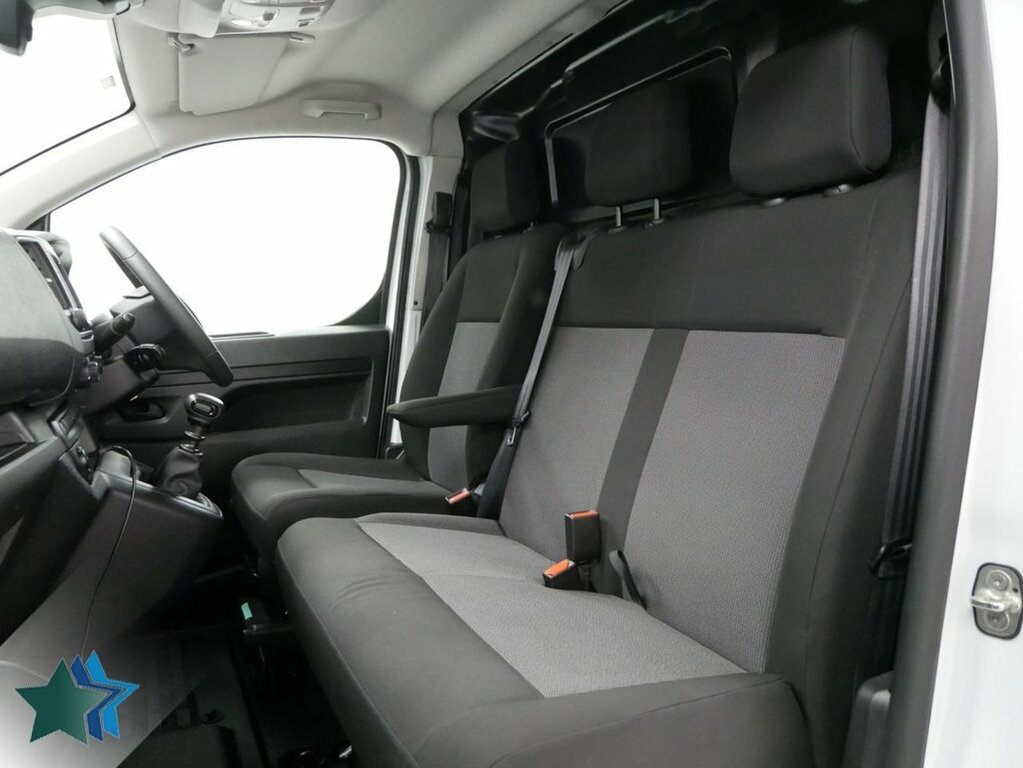Vauxhall Vivaro 1.5L Turbo D 2900 Prime Panel Van 6Dr Manua DS23KRV White #4