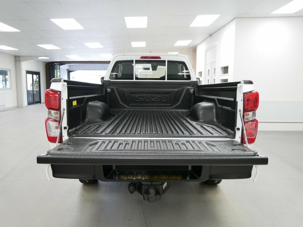 Isuzu D-Max 1.9L Td Utility Pickup Euro 6 S White #2