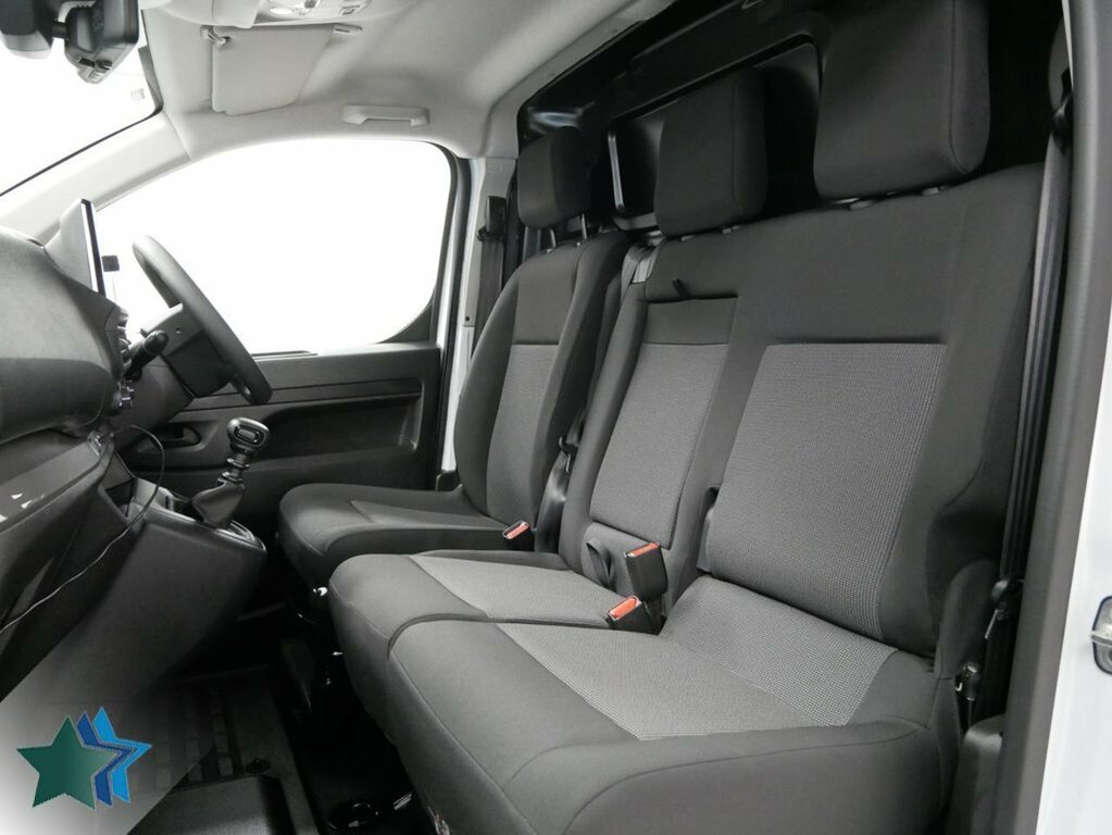 Vauxhall Vivaro 1.5L Turbo D Pro Xl Panel Van 6Dr Lw DW25UEV White #3