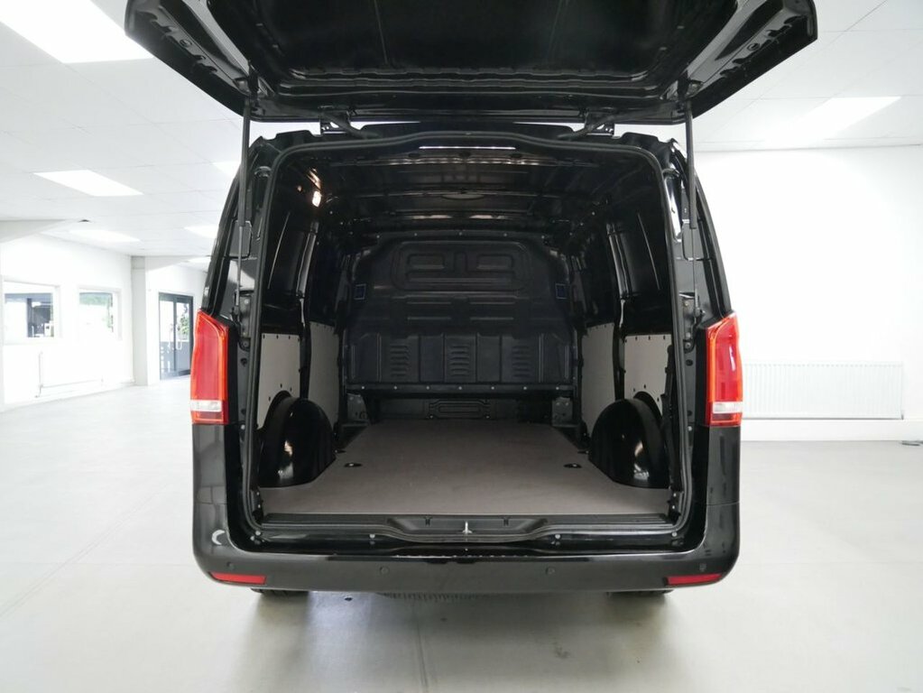 Mercedes-Benz Vito 2L 2.0 119 Cdi Premium Panel Van G-tron Black #5