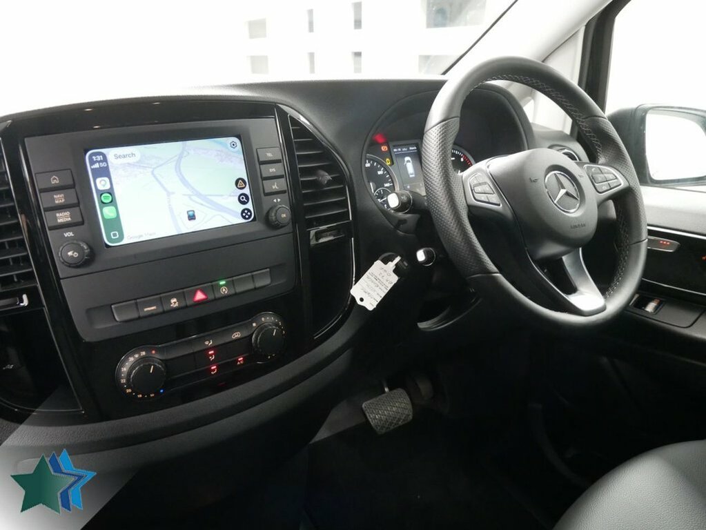 Mercedes-Benz Vito 2L 2.0 119 Cdi Premium Panel Van G-tron Black #4