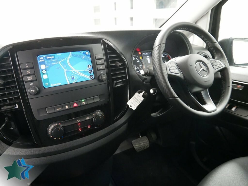 Mercedes-Benz Vito 2L 2.0 119 Cdi Premium Panel Van G-tron Black #2