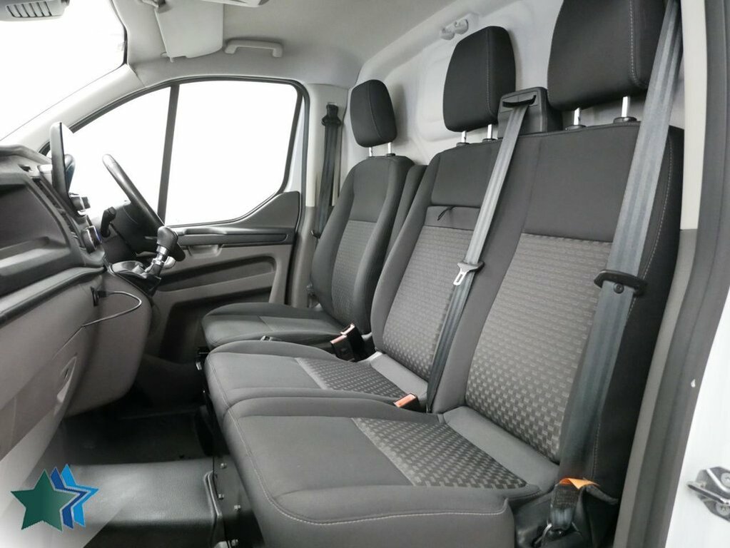 Ford Transit Custom 2L 2.0 320 Ecoblue Trend Panel Van Manu AO72VCT White #4