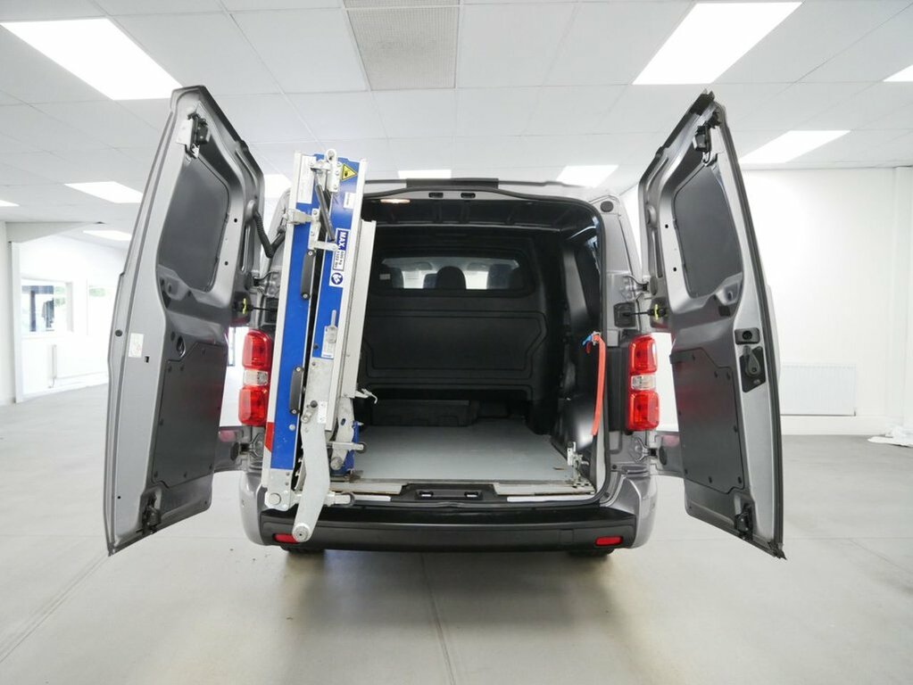 Vauxhall Vivaro 2L 2.0 Turbo D 3100 Elite Crew Van Double Cab 6Dr Grey #6