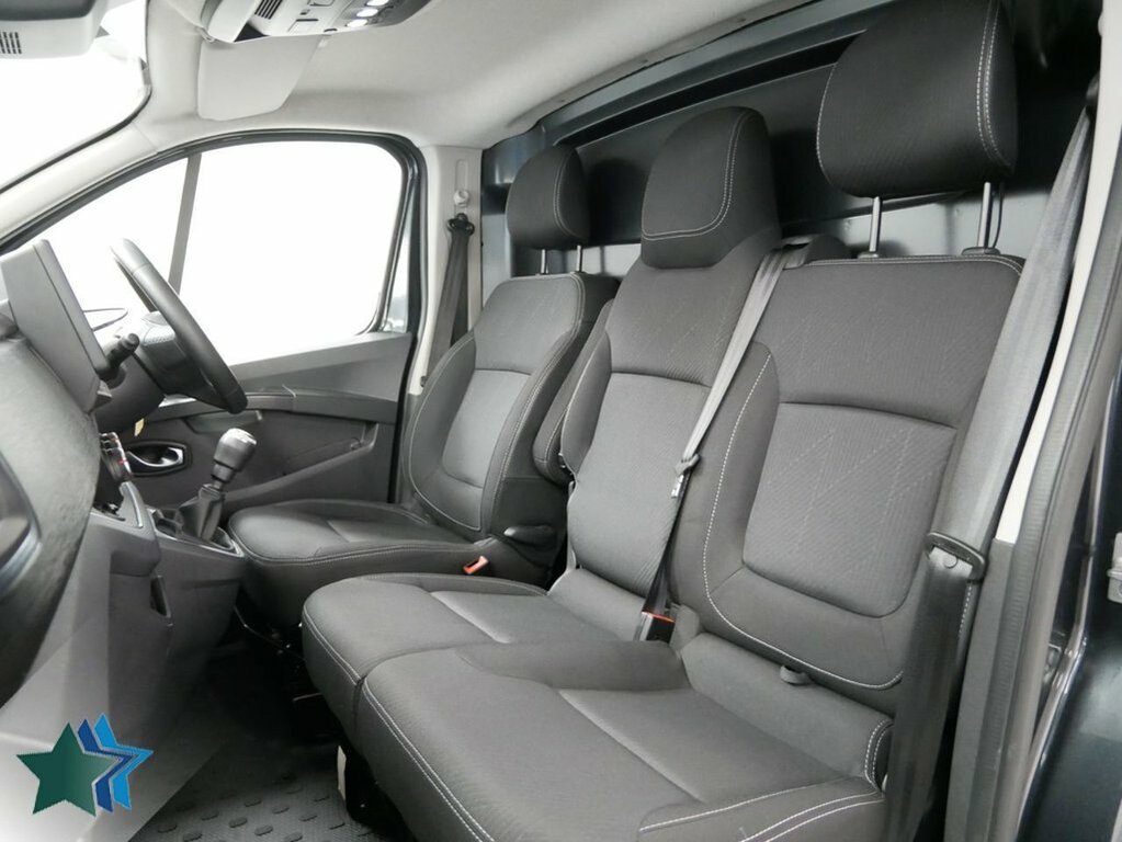 Renault Trafic 2L 2.0 Dci Blue Sl28 Sport Panel Van Ma LY22FTU Grey #4