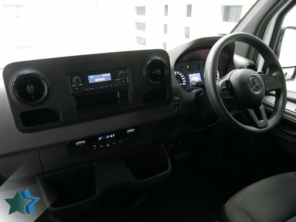 Mercedes-Benz eSprinter Mpv White #3