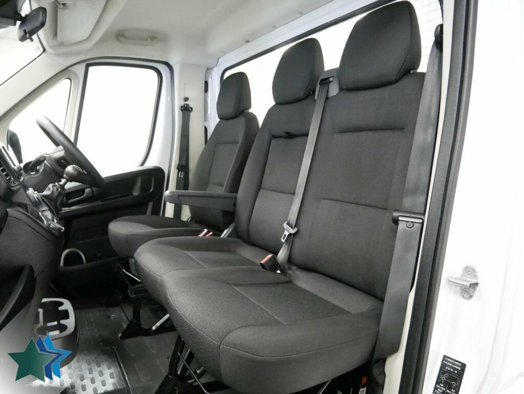 Citroen Relay 2.2L Bluehdi 35 Enterprise Chassis Cab LG74VVO White #3