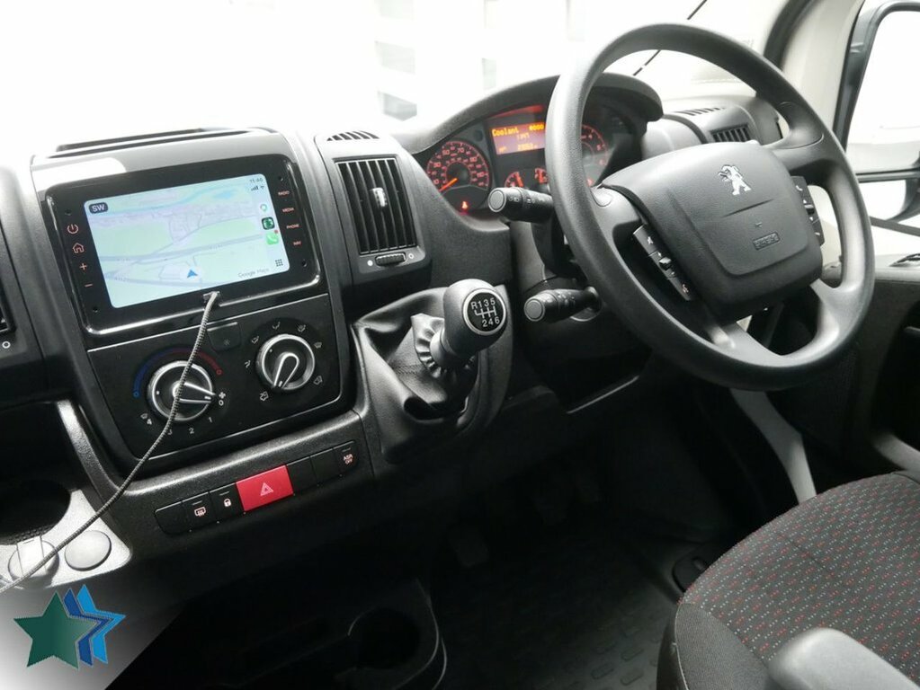 Peugeot Boxer 2.2L Bluehdi 335 Professional Premium Panel Van BT24LVR White #4