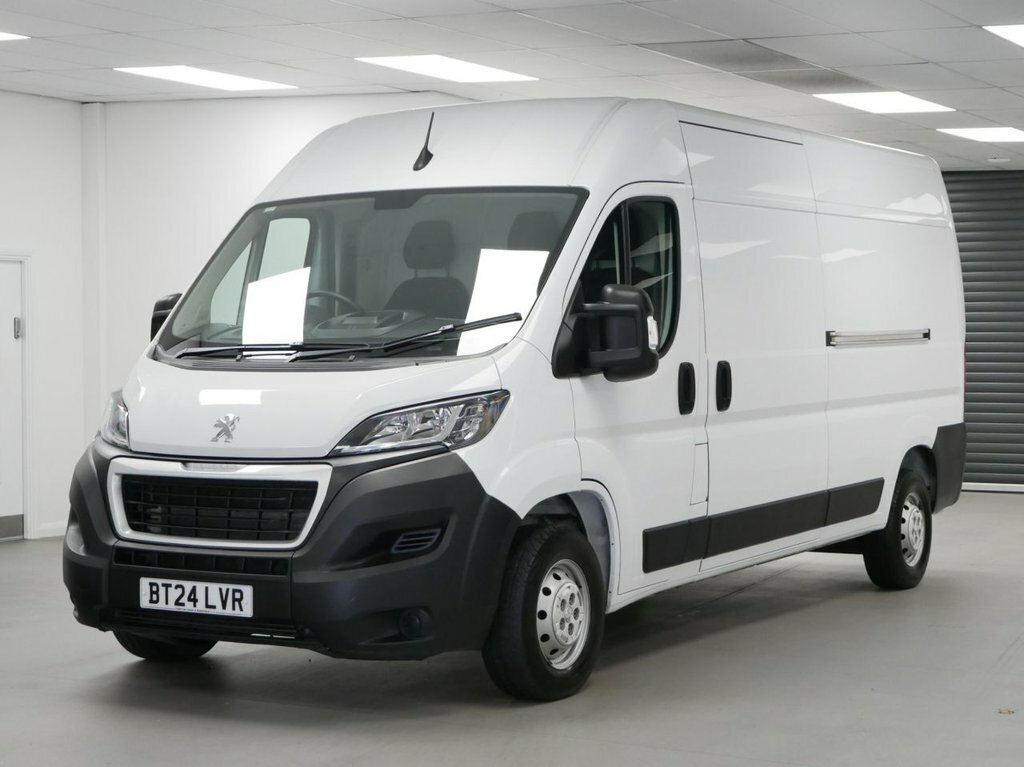 Peugeot Boxer 2.2L Bluehdi 335 Professional Premium Panel Van White