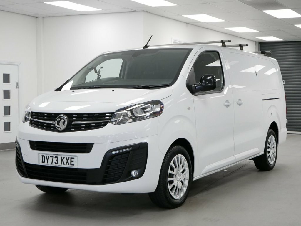 Vauxhall Vivaro 1.5L Turbo D 2900 Pro Panel Van 6Dr White