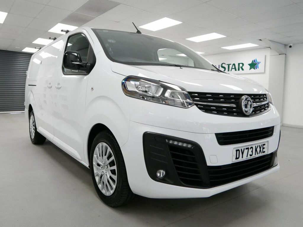 Vauxhall Vivaro 1.5L Turbo D 2900 Pro Panel Van 6Dr DY73KXE White #6
