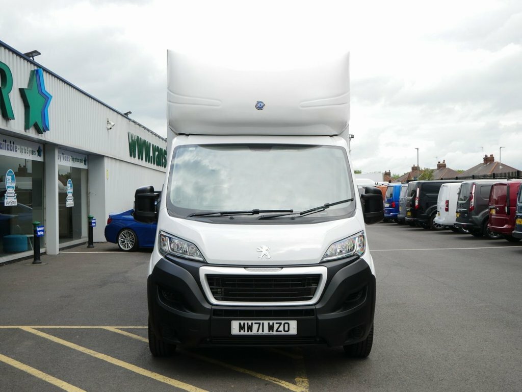 Peugeot Boxer 2.2L Bluehdi 335 Built For Business Low Floor Luto White #6
