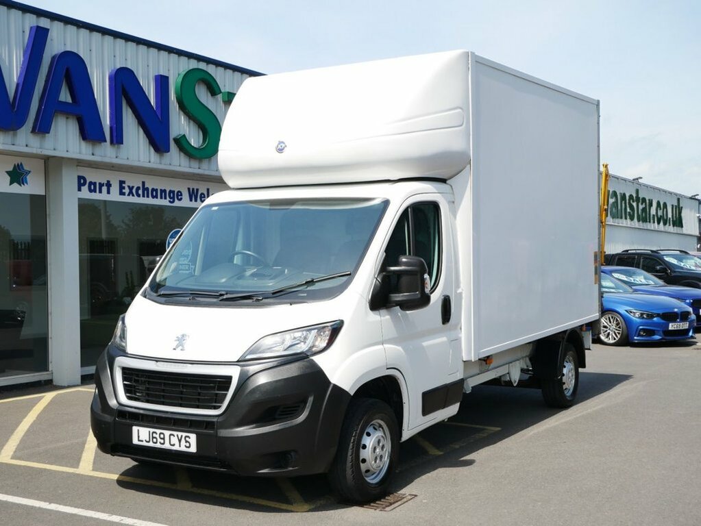 Peugeot Boxer 2L 2.0 Bluehdi 335 Plus Chassis Double Cab Die White #2