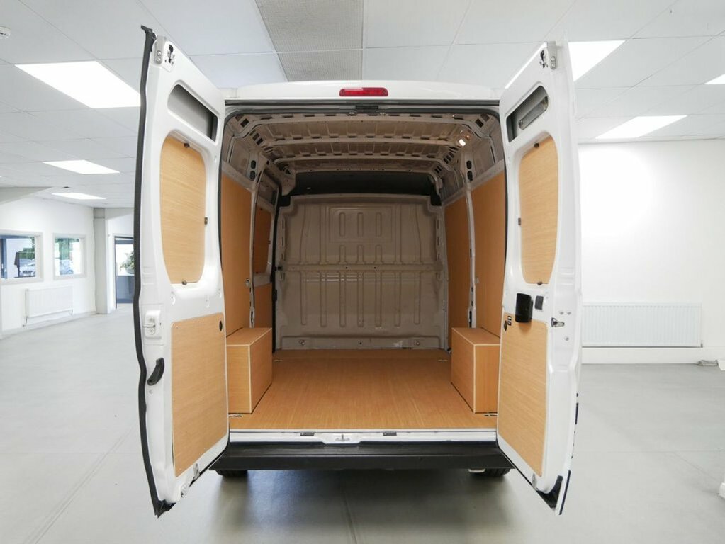 Peugeot Boxer 2.2L Bluehdi 335 Professional Premium Panel Van YV73BYZ White #3