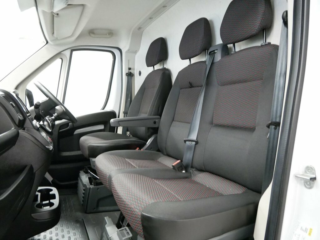 Peugeot Boxer 2.2L Bluehdi 335 Professional Premium Panel Van YV73BYZ White #5