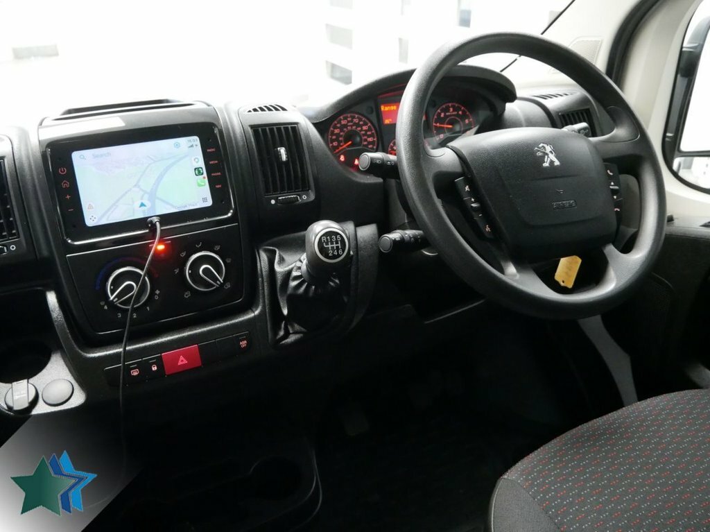Peugeot Boxer 2.2L Bluehdi 335 Professional Premium Panel Van YV73BYZ White #4